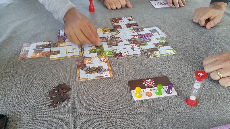 https://www.ludopedia.com.br/uploads/01/117/e1b4ik.jpg