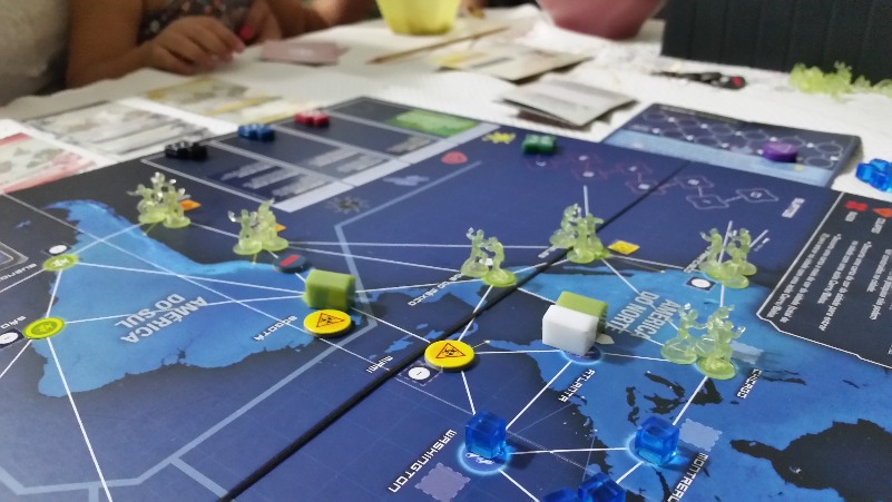 https://www.ludopedia.com.br/uploads/01/126/dbuius.jpg