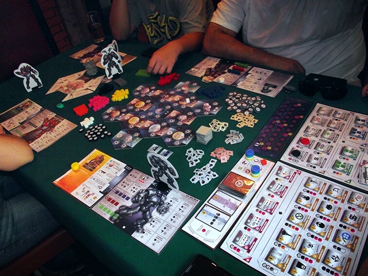 https://www.ludopedia.com.br/uploads/01/461/mgs1zc.jpg