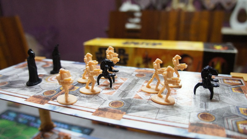 https://www.ludopedia.com.br/uploads/01/517/in2xov.jpg