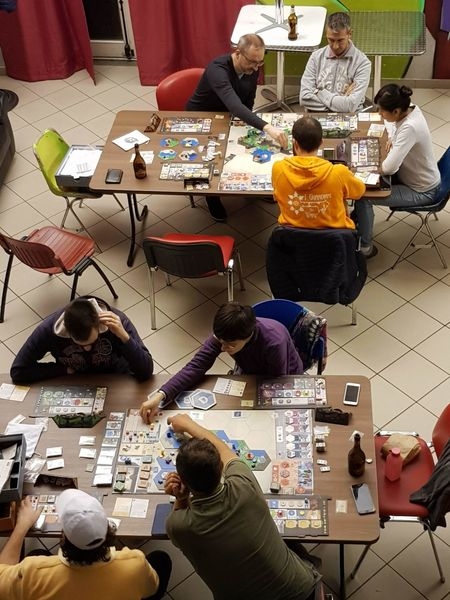 https://www.ludopedia.com.br/uploads/01/786/sey1jh.jpg