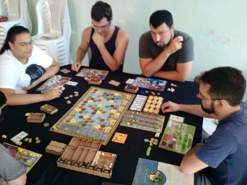 https://www.ludopedia.com.br/uploads/01/925/r9h4uv.jpeg