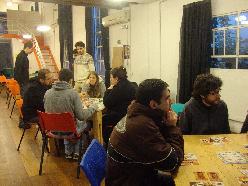 https://www.ludopedia.com.br/uploads/01/990/jmzr8f.jpg